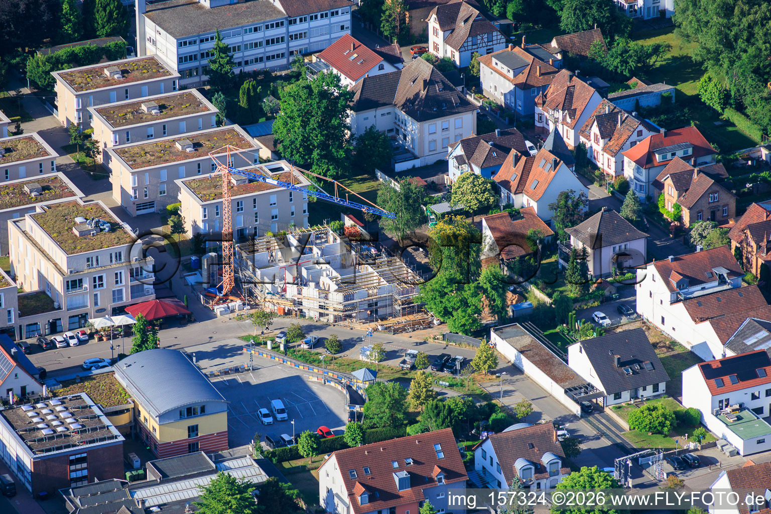 Nouveau chantier de construction de 18 copropriétés en centre-ville par Grathwohl Erdbau und Abbruch GmbH et AK.Bau GmbH à Kandel dans le département Rhénanie-Palatinat, Allemagne