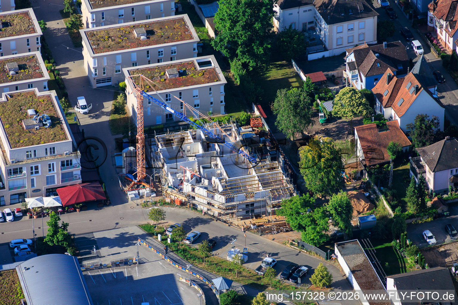 Nouveau chantier de construction de 18 copropriétés en centre-ville par Grathwohl Erdbau und Abbruch GmbH et AK.Bau GmbH à Kandel dans le département Rhénanie-Palatinat, Allemagne