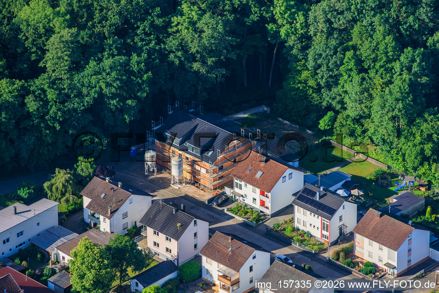 Chantier de construction d'une nouvelle maison de six logements sur Elsässer Straße à Kandel dans le département Rhénanie-Palatinat, Allemagne