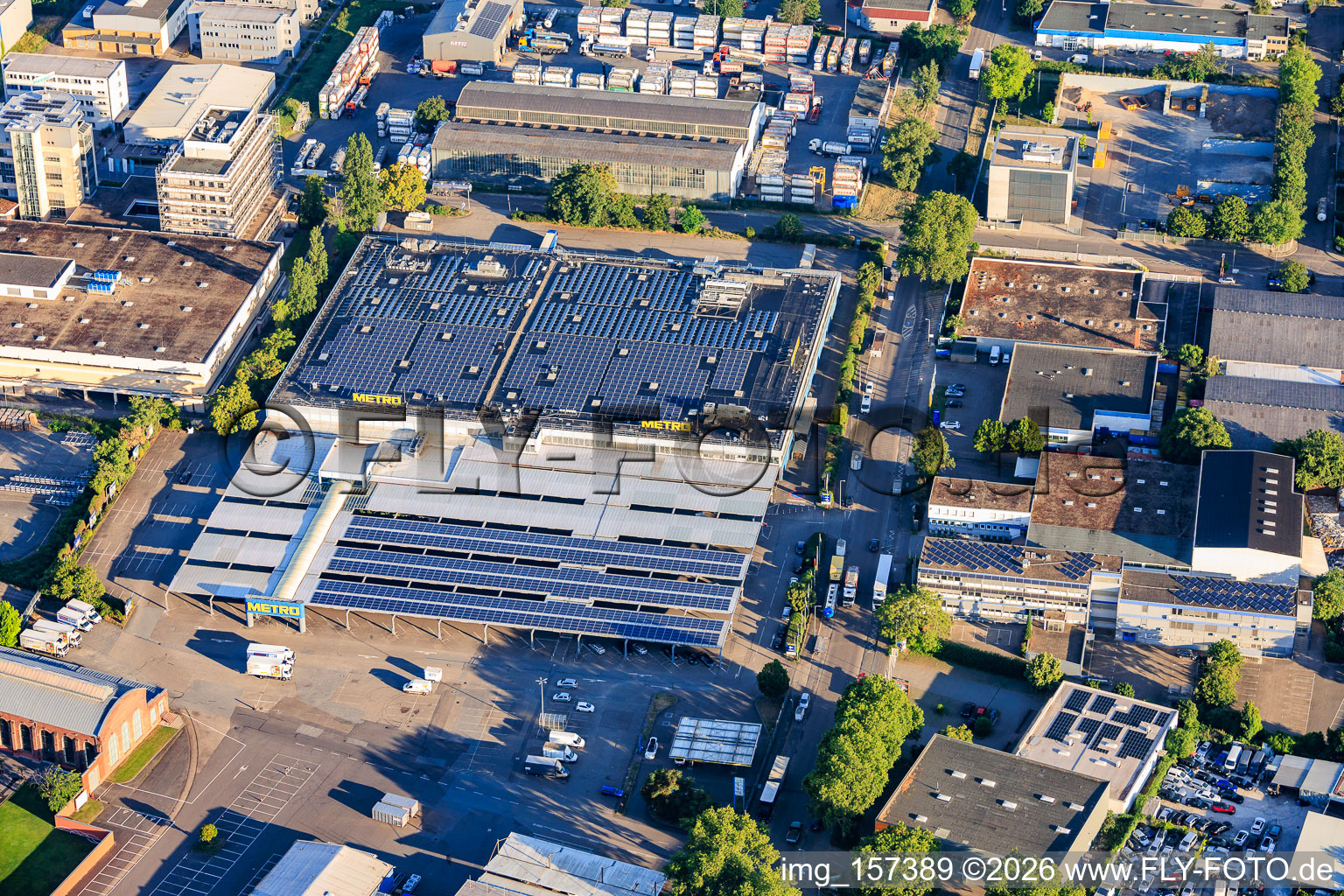 MÉTRO Mannheim à le quartier Neckarau in Mannheim dans le département Bade-Wurtemberg, Allemagne