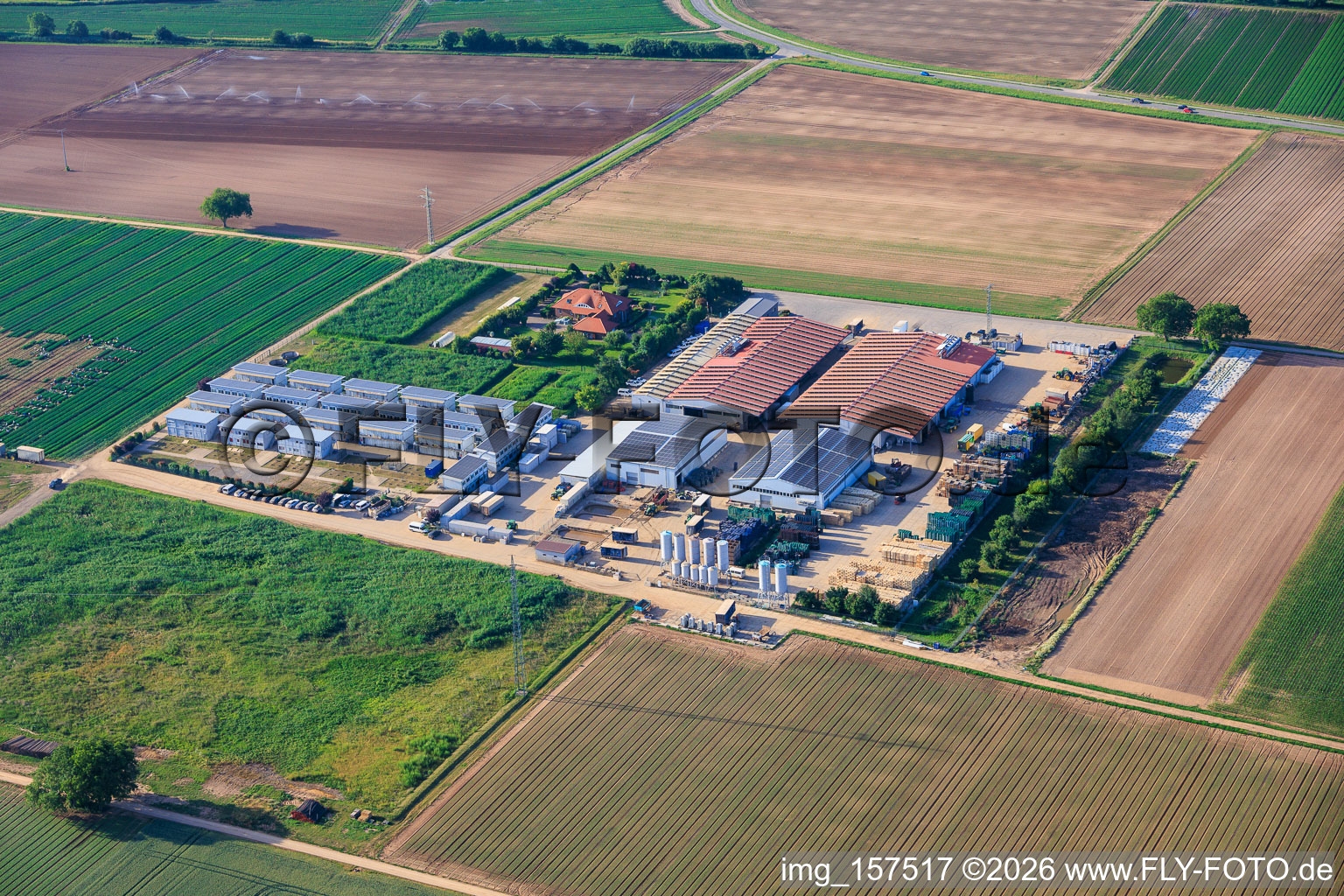 Cultures agricoles en conteneurs résidentiels et serres maraîchères - Dieter Stubenbordt à Zeiskam dans le département Rhénanie-Palatinat, Allemagne