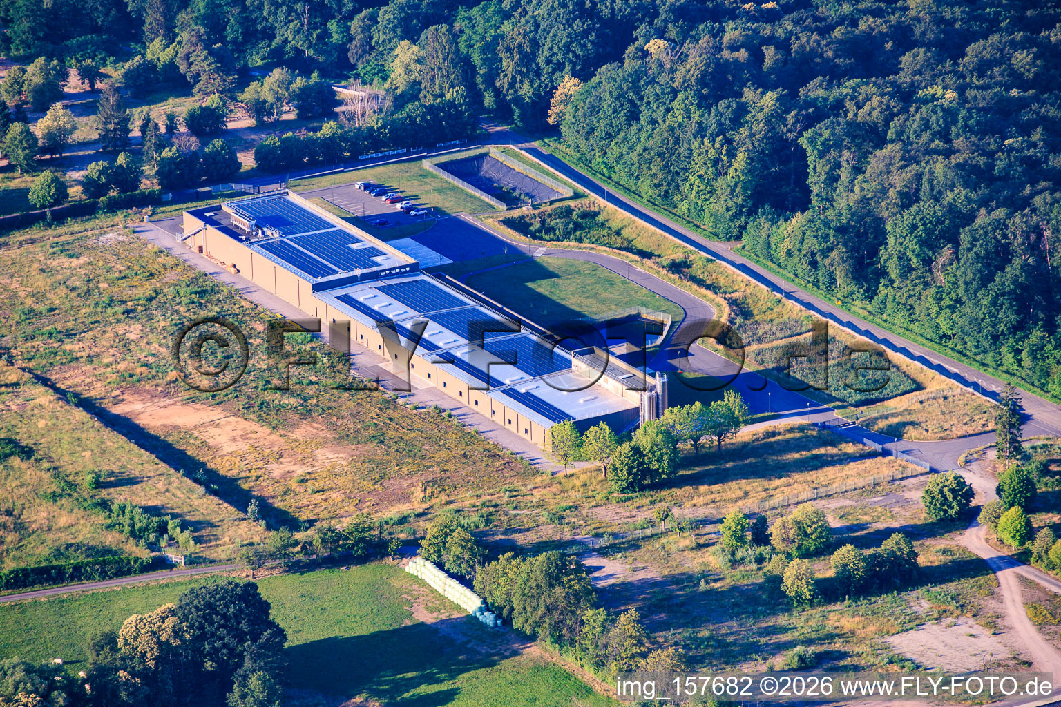 Site de production de l'unité SAS d'Alsaveur sur l'ancien terrain de la caserne à Drachenbronn-Birlenbach dans le département Bas Rhin, France