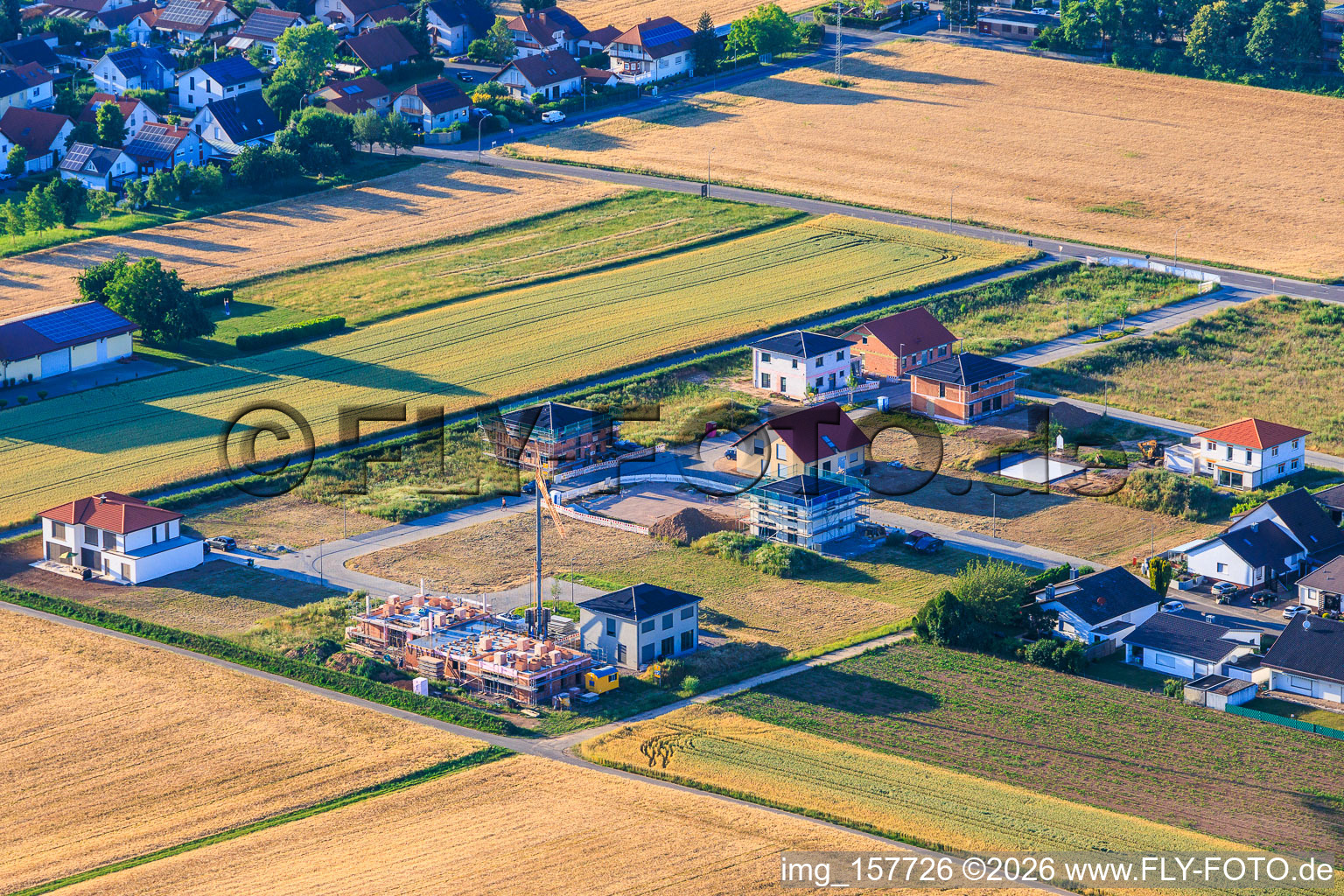 Chantiers de construction dans la nouvelle zone de développement Im Niederfeld à le quartier Ingenheim in Billigheim-Ingenheim dans le département Rhénanie-Palatinat, Allemagne