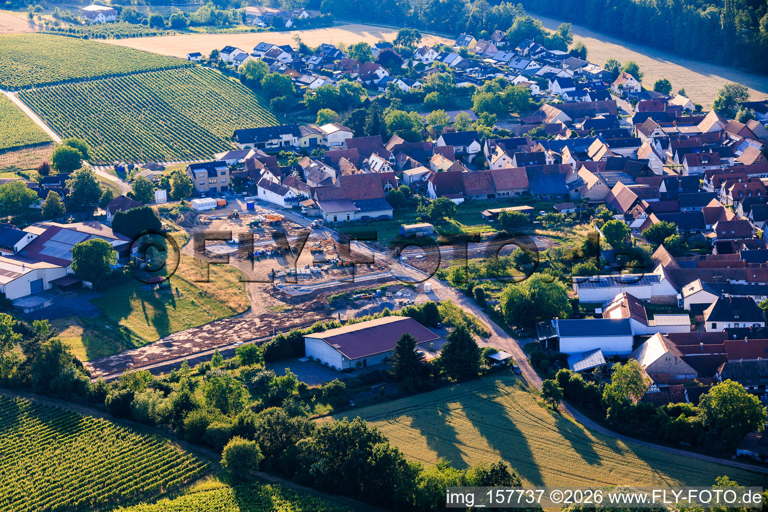 Aménagement du nouveau quartier résidentiel du domaine viticole de Lindenhof à le quartier Klingen in Heuchelheim-Klingen dans le département Rhénanie-Palatinat, Allemagne
