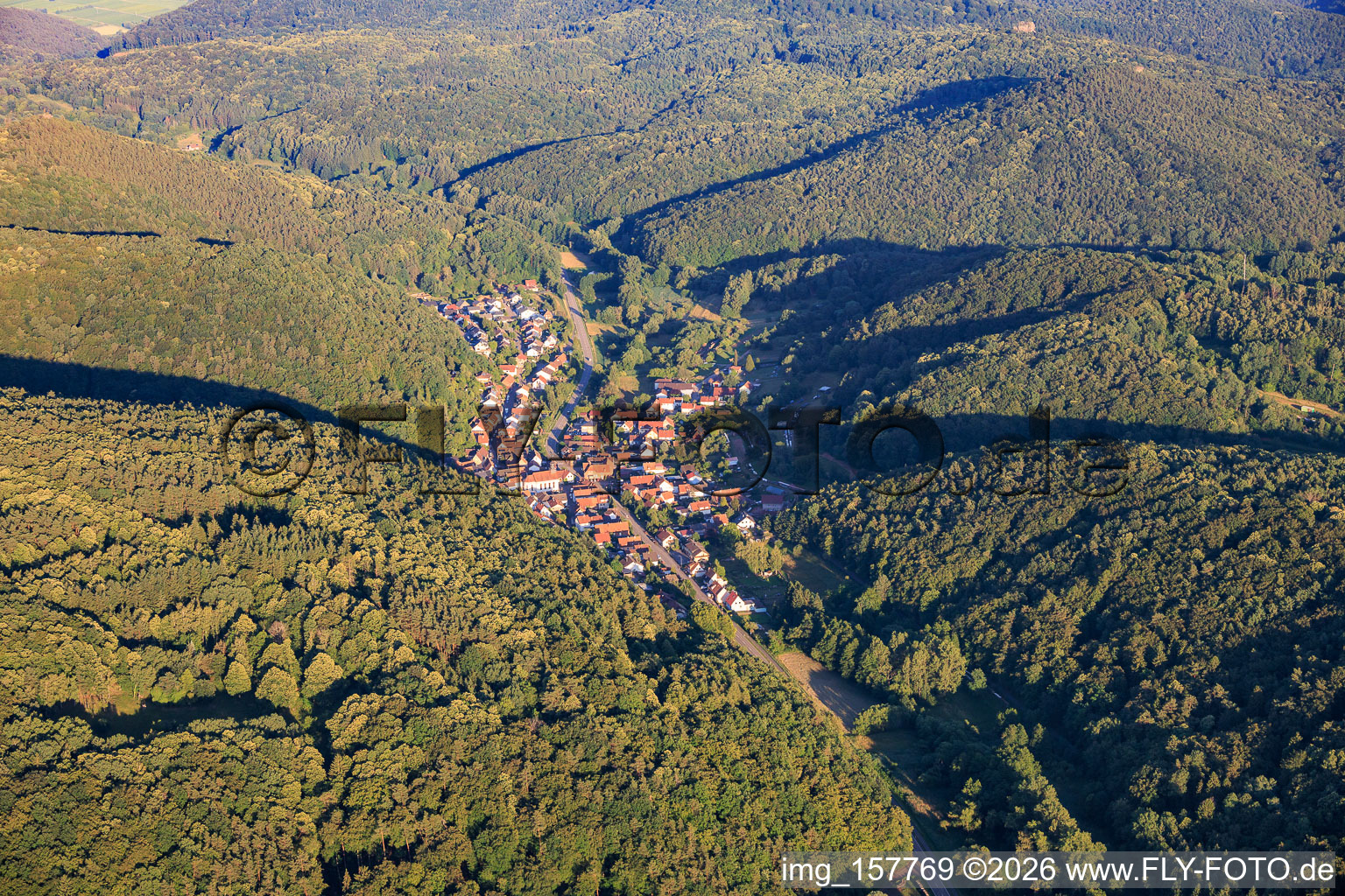 Du nord-ouest à Waldrohrbach dans le département Rhénanie-Palatinat, Allemagne
