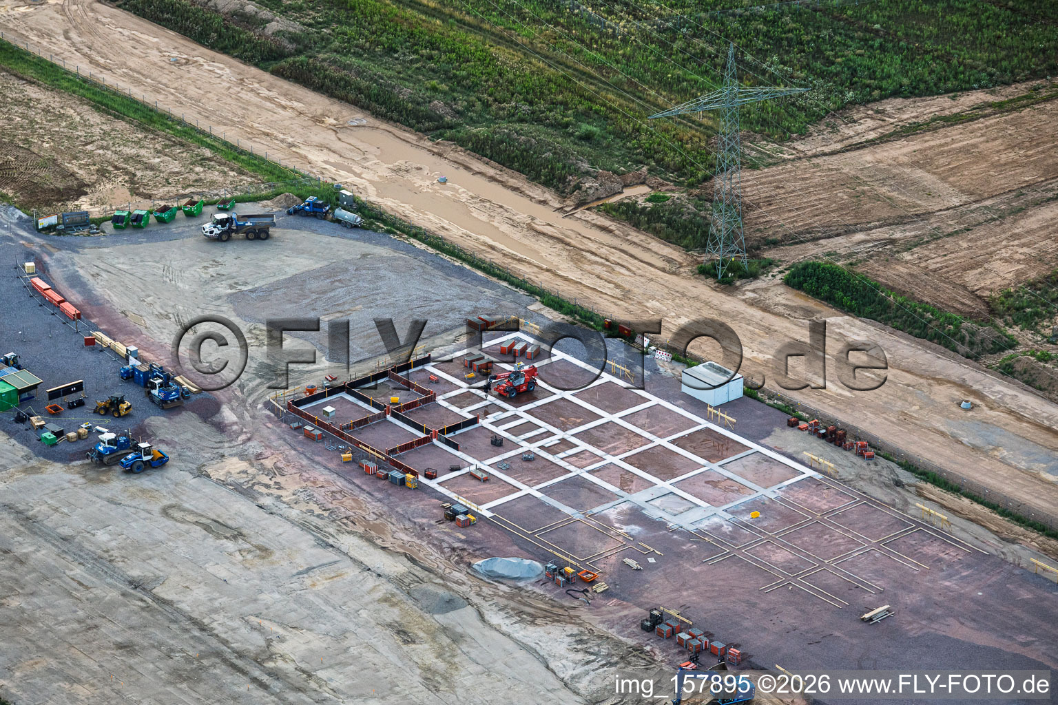 Parc industriel D12 avec site de construction d'une centrale géothermique et d'un poste de transformation de Vulcan, situé au sud-est. à Landau in der Pfalz dans le département Rhénanie-Palatinat, Allemagne