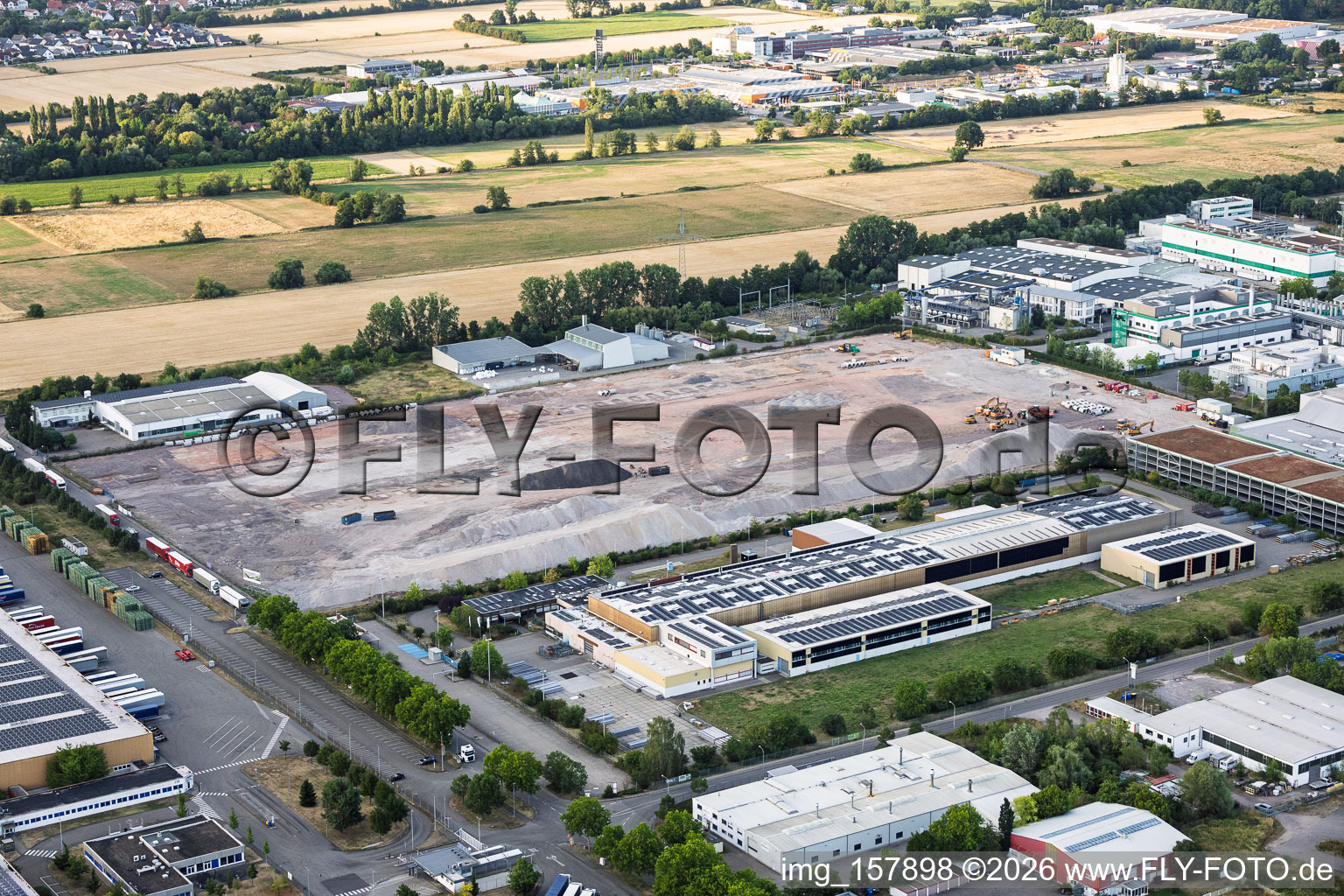 Le site du nouveau centre logistique de Cain International a été déblayé par le promoteur du projet, NVELOP. à Landau in der Pfalz dans le département Rhénanie-Palatinat, Allemagne