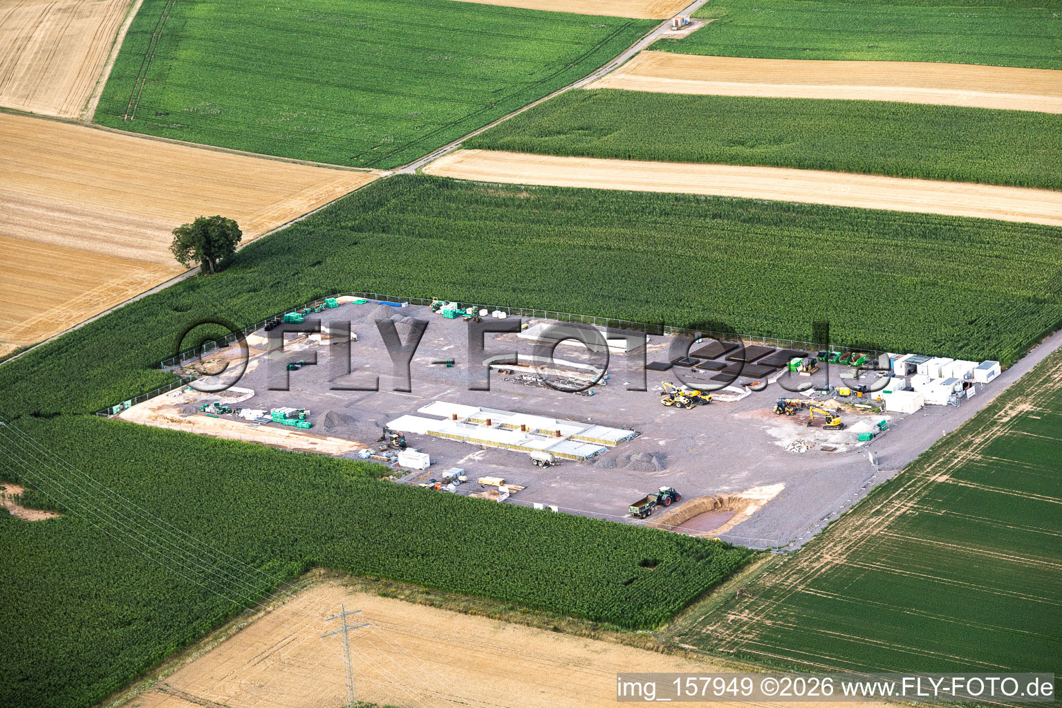 Chantier de construction du deuxième site de forage sur le Trappelberg du projet Lionheart de Vulcan Energy, destiné à assurer l'approvisionnement futur en chaleur neutre en carbone de la ville de Landau, ainsi qu'à l'extraction de lithium et à la production d'électricité via une centrale ORC. à Rohrbach dans le département Rhénanie-Palatinat, Allemagne