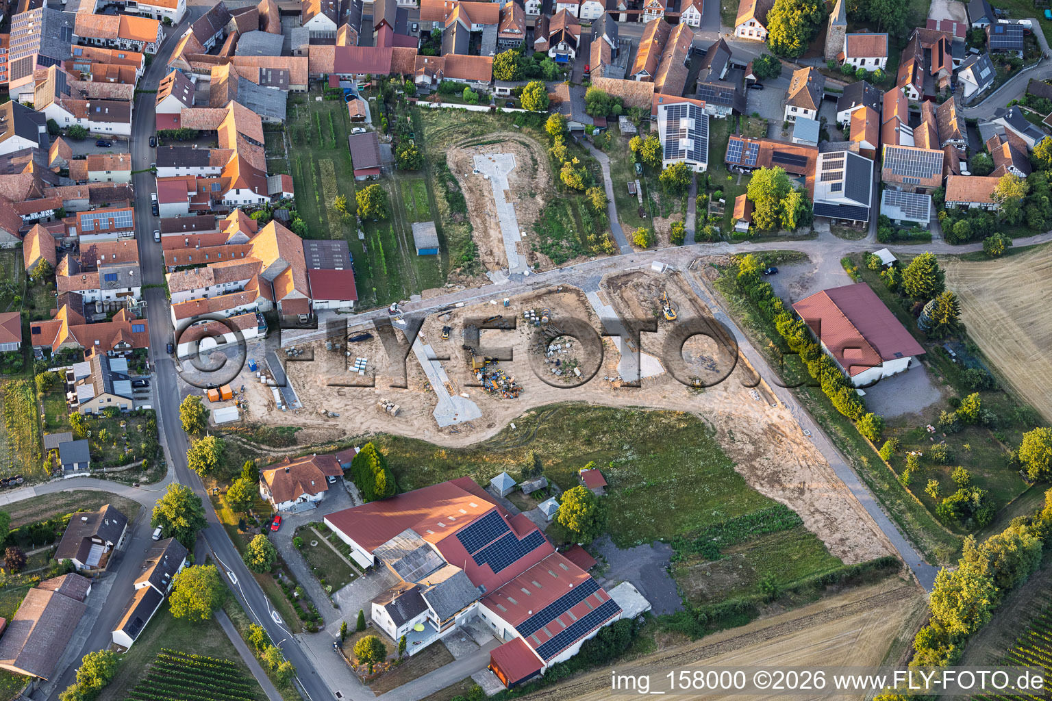 Aménagement du nouveau quartier résidentiel du domaine viticole de Lindenhof à le quartier Klingen in Heuchelheim-Klingen dans le département Rhénanie-Palatinat, Allemagne