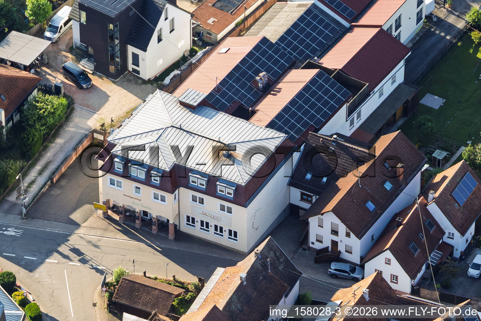 Auberge de campagne Zur Linde au centre du village à Silz dans le département Rhénanie-Palatinat, Allemagne