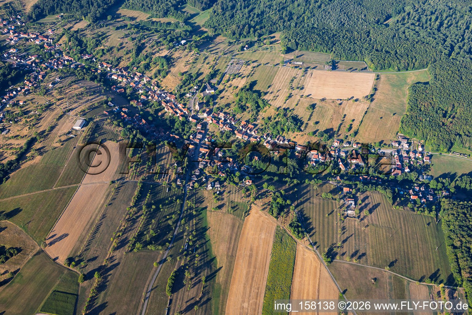 Du nord-est à Langensoultzbach dans le département Bas Rhin, France
