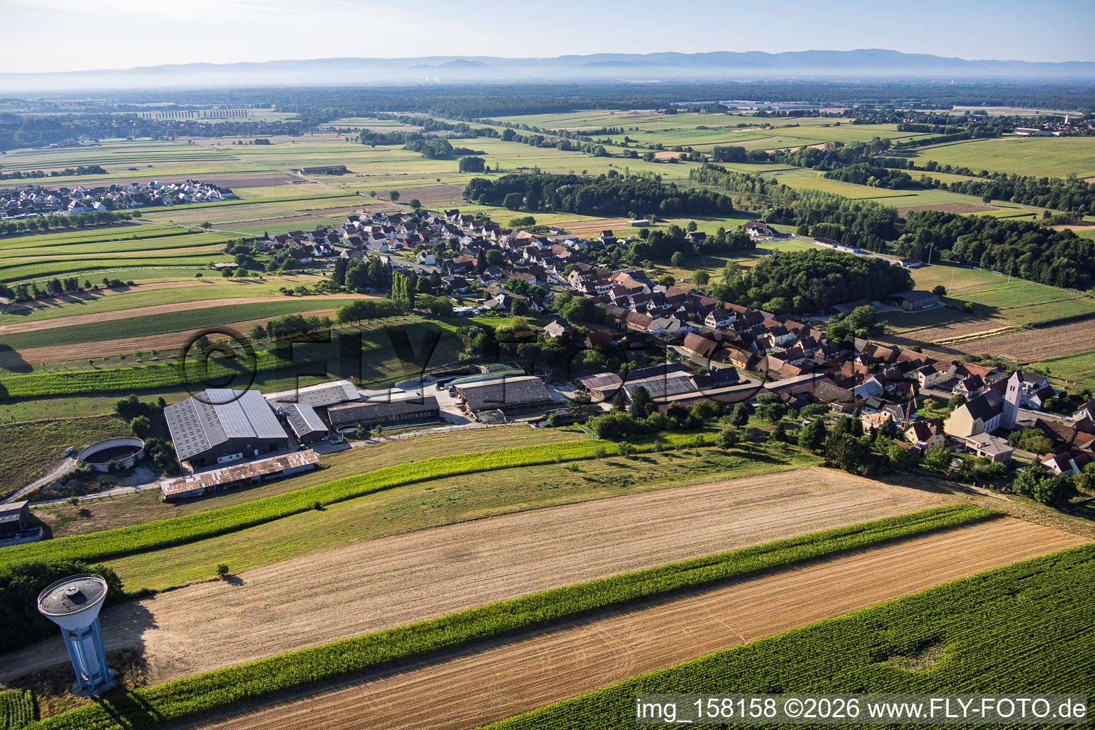 Du nord-ouest à Oberrœdern dans le département Bas Rhin, France