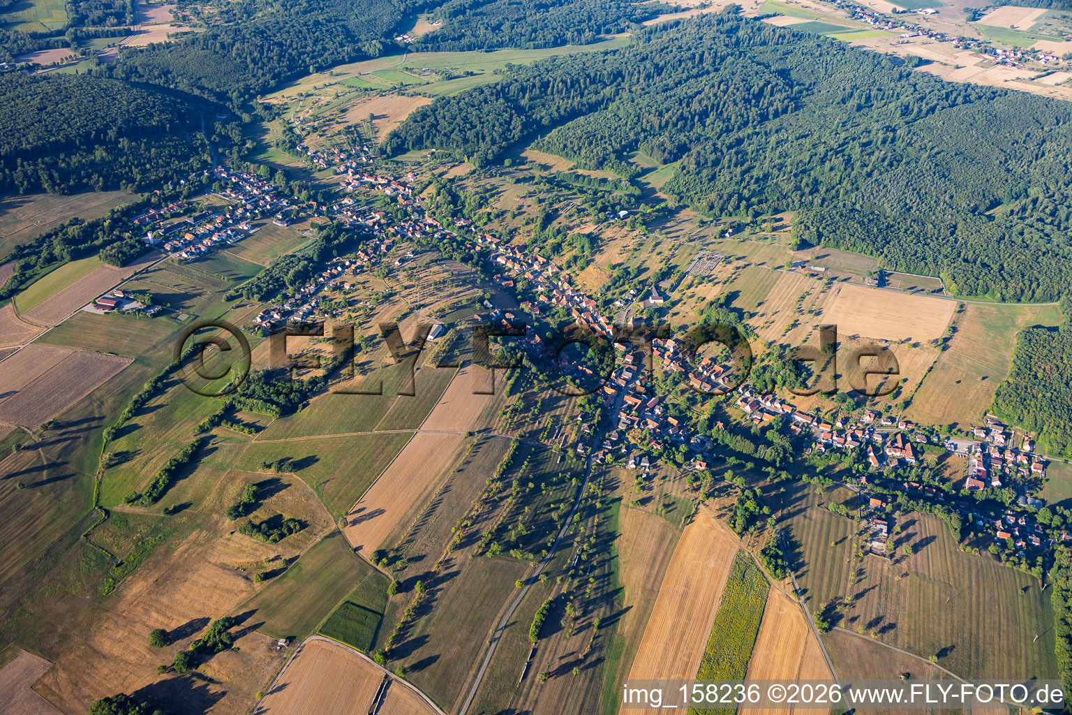 Du nord-est à Langensoultzbach dans le département Bas Rhin, France