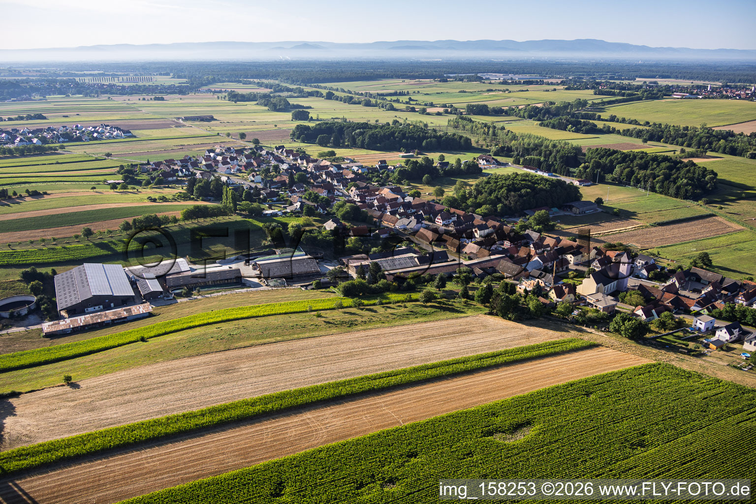 Du nord-ouest à Oberrœdern dans le département Bas Rhin, France