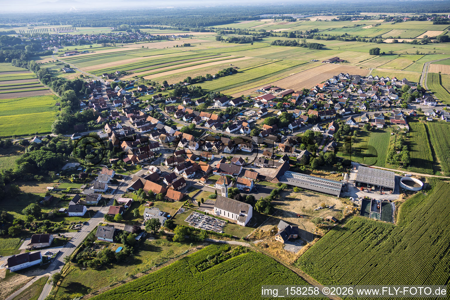 Du nord-ouest à Stundwiller dans le département Bas Rhin, France