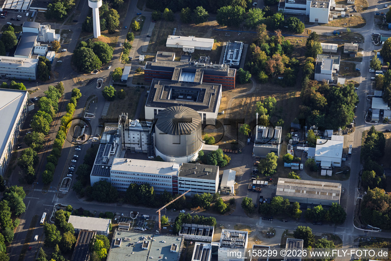 Campus Nord de l'Institut de technologie de Karlsruhe (KT) avec le Centre d'essais d'hydrogène de Karlsruhe (HYKA) et l'Institut de nanotechnologie à le quartier Leopoldshafen in Eggenstein-Leopoldshafen dans le département Bade-Wurtemberg, Allemagne