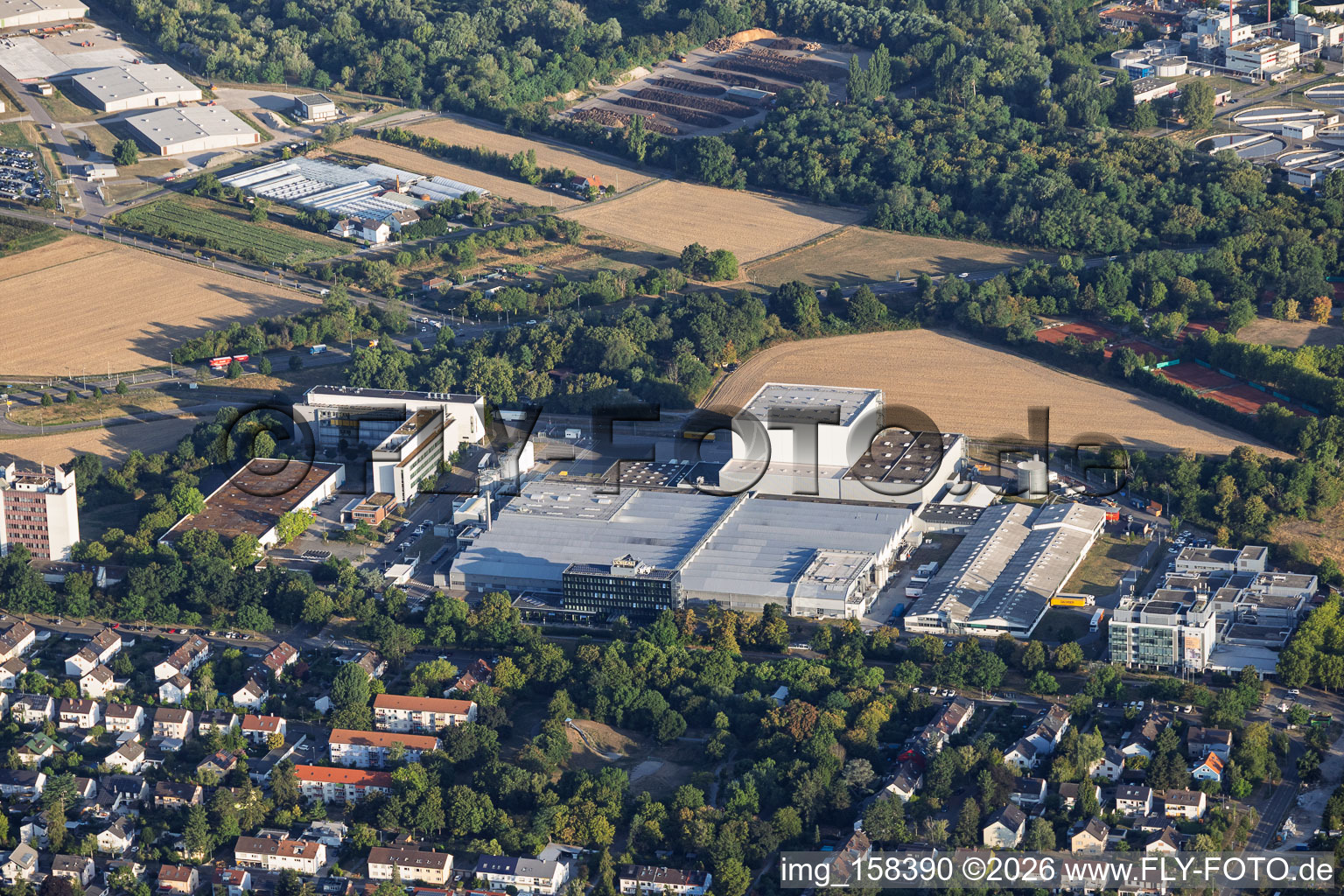 L'ORÉAL Production Germany GmbH & Co. KG au sud-est à le quartier Nordweststadt in Karlsruhe dans le département Bade-Wurtemberg, Allemagne