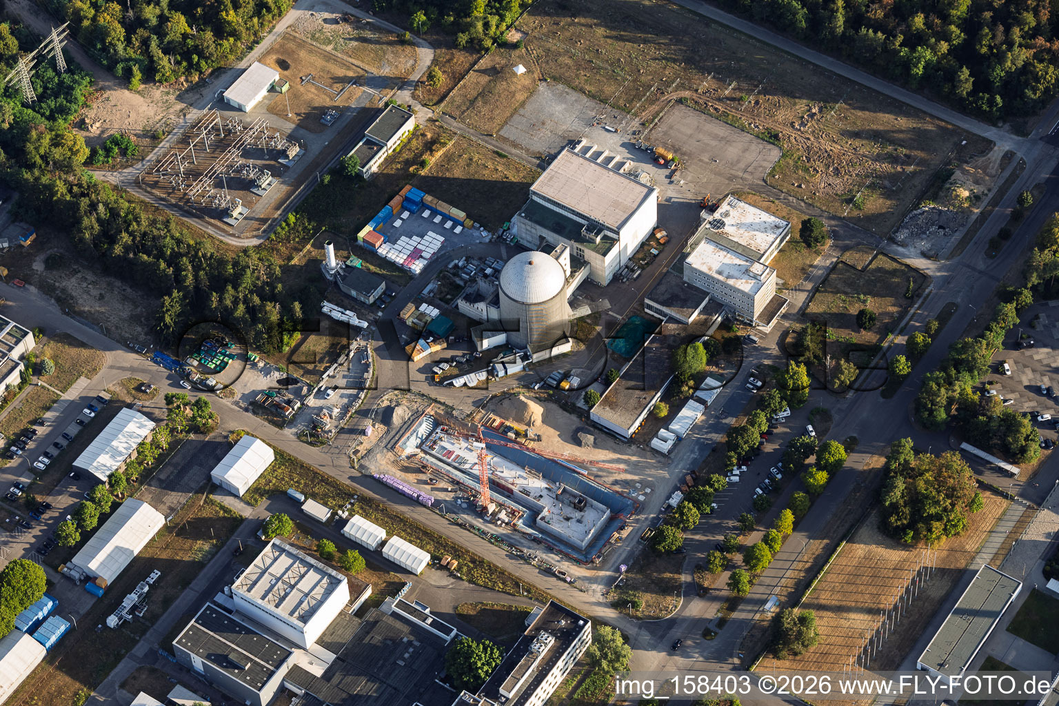 Institut de technologie de Karlsruhe - Campus Nord avec réacteur de recherche polyvalent de Karlsruhe à le quartier Leopoldshafen in Eggenstein-Leopoldshafen dans le département Bade-Wurtemberg, Allemagne