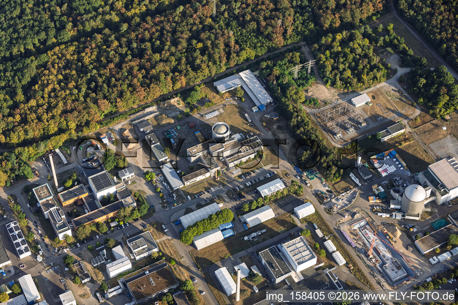 Campus Nord de l'Institut de technologie de Karlsruhe (KT) avec l'Institut de recherche et de technologie de la catalyse (IKFT) et KNK Personal Dosimetry and Training à le quartier Leopoldshafen in Eggenstein-Leopoldshafen dans le département Bade-Wurtemberg, Allemagne