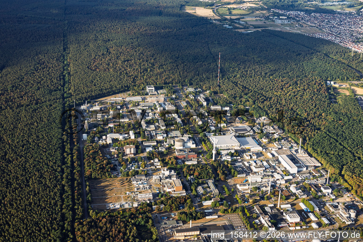 Campus Nord de l'Institut de technologie de Karlsruhe (KT) au nord-est à le quartier Leopoldshafen in Eggenstein-Leopoldshafen dans le département Bade-Wurtemberg, Allemagne