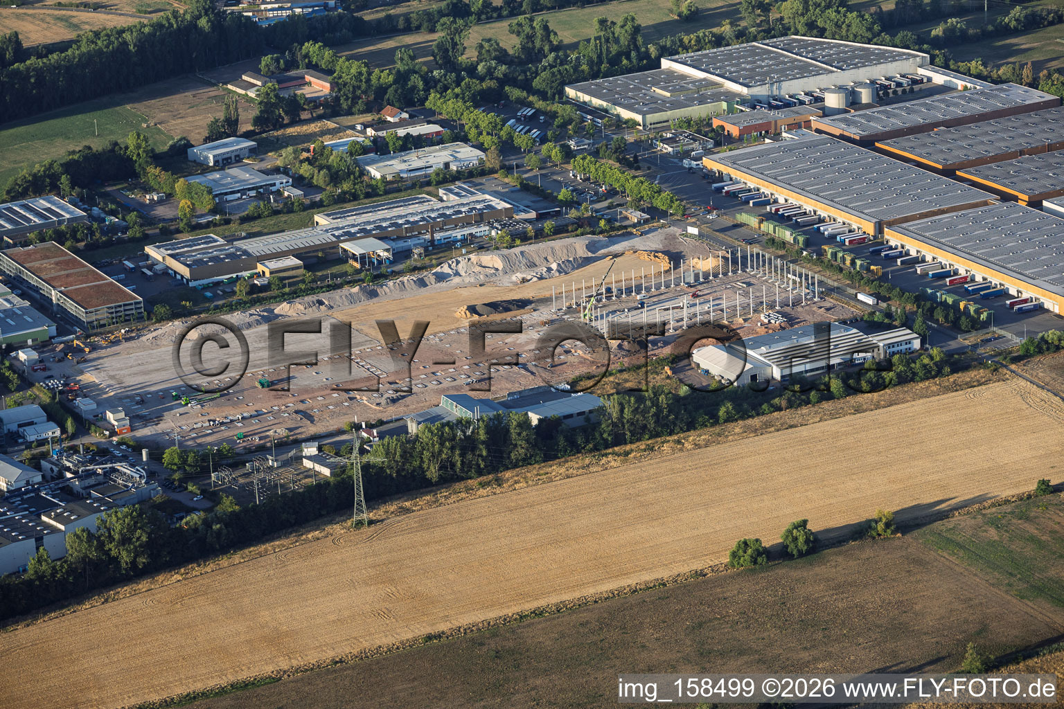 Travaux de construction sur le site du nouveau centre logistique de Cain International par le promoteur du projet NVELOP à Landau in der Pfalz dans le département Rhénanie-Palatinat, Allemagne