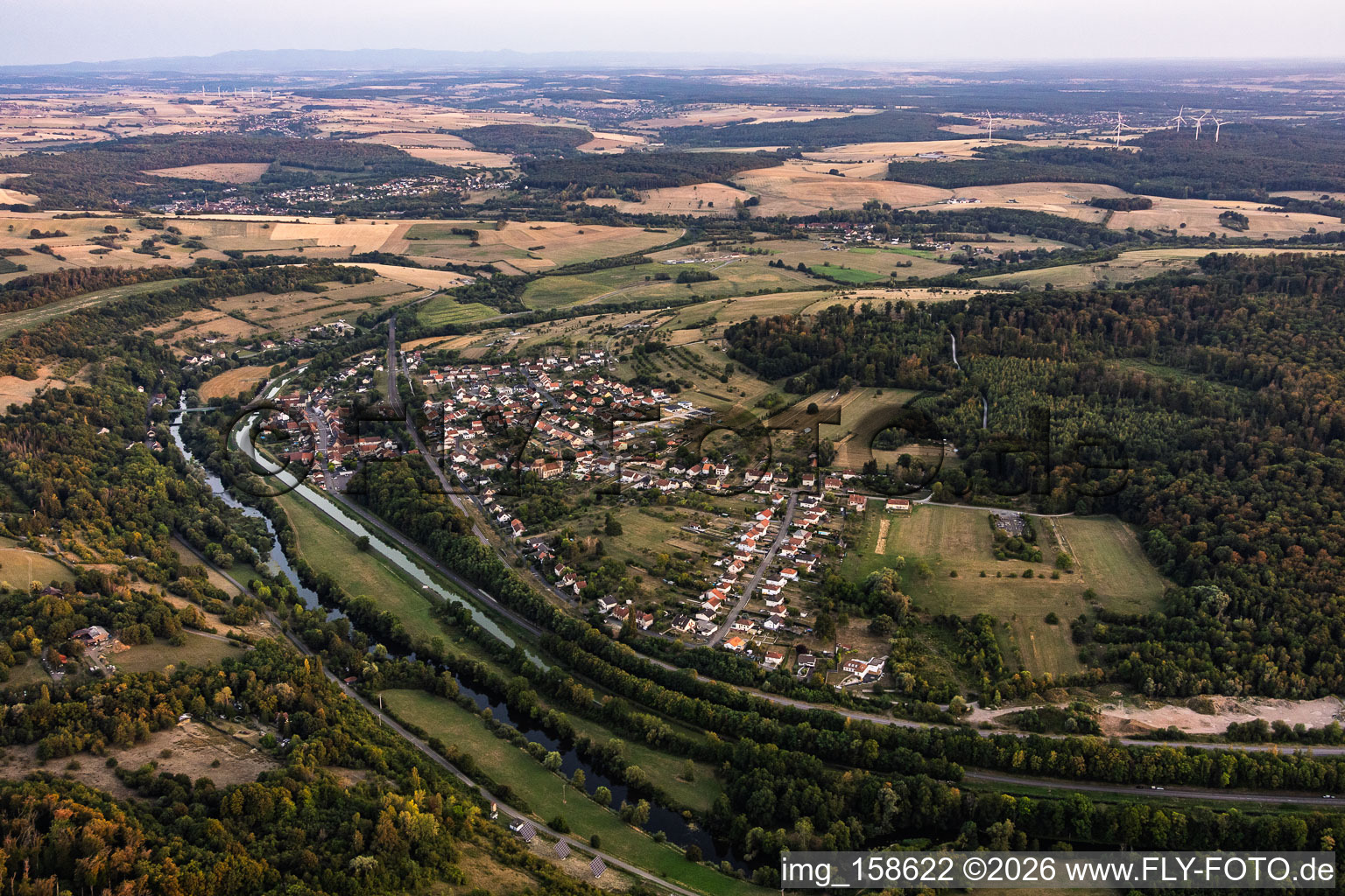 Du nord à Zetting dans le département Moselle, France