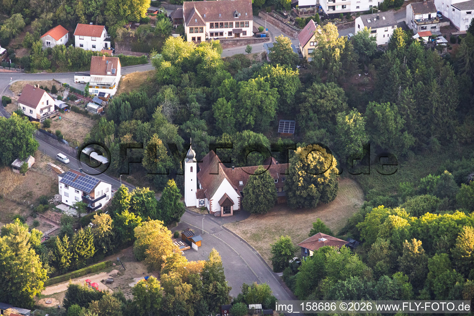 Église Saint-Jacques-le-Ancien à Kröppen dans le département Rhénanie-Palatinat, Allemagne