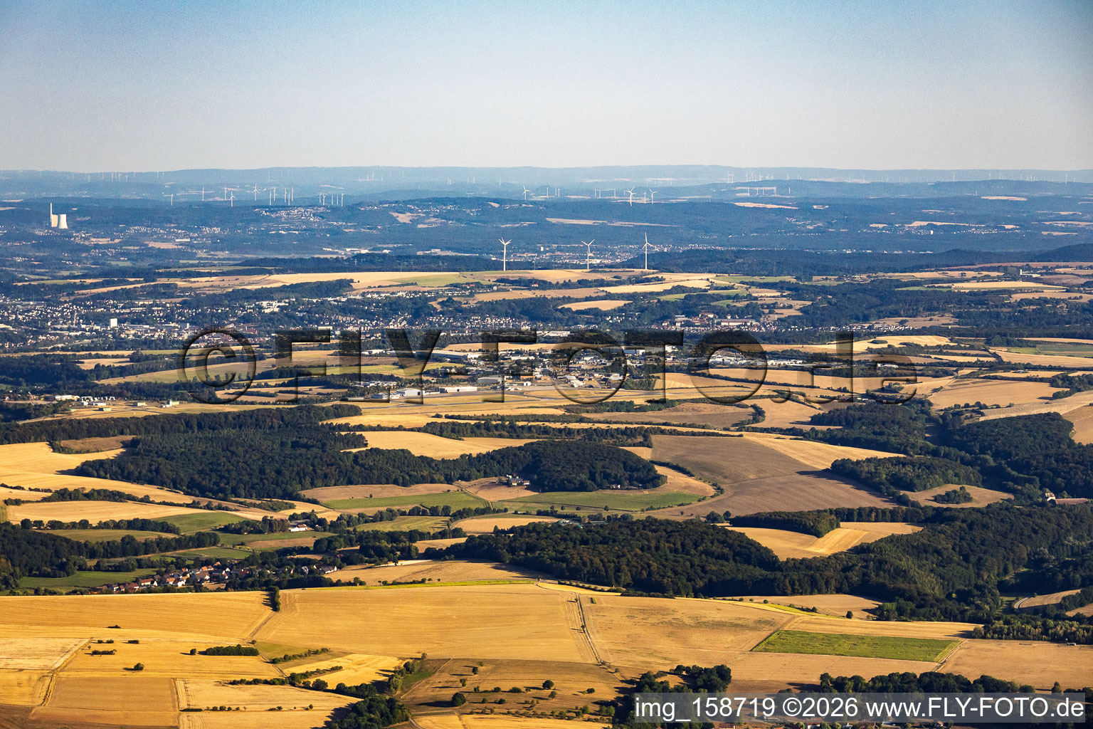 Aéroport TRIWO Zweibrücken - EDRZ, au parc d'activités de l'aéroport de Zweibrücken, vu de l'est à Mauschbach dans le département Rhénanie-Palatinat, Allemagne