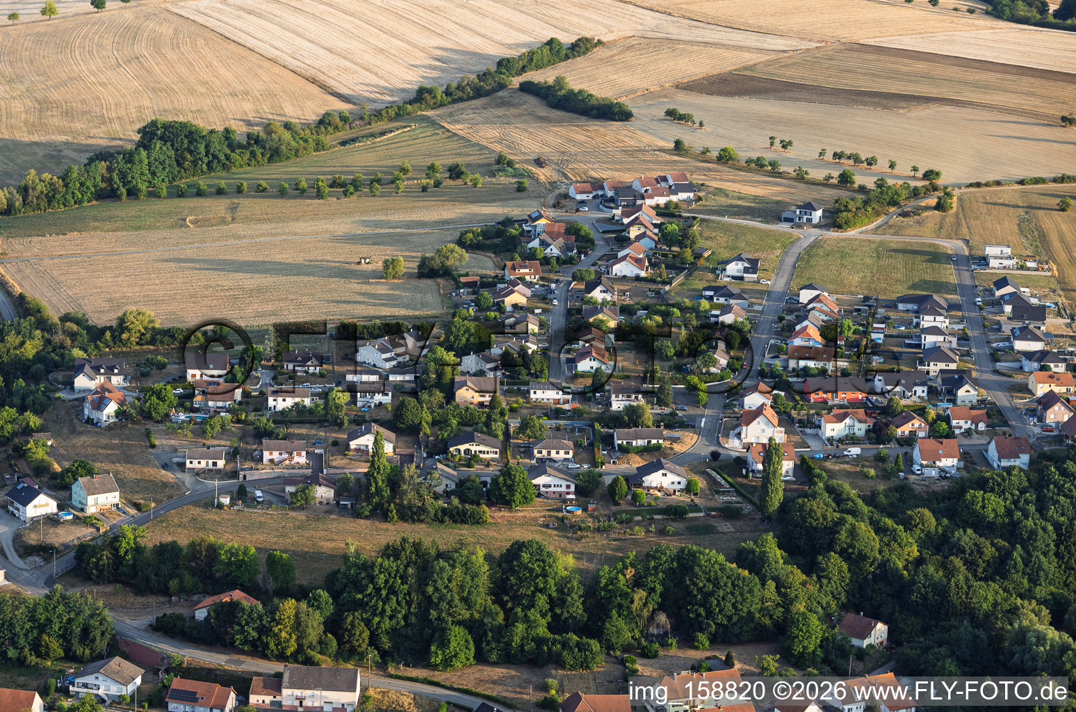 Nouveau quartier d'aménagement, rue Victor-Hugo à Volmunster dans le département Moselle, France
