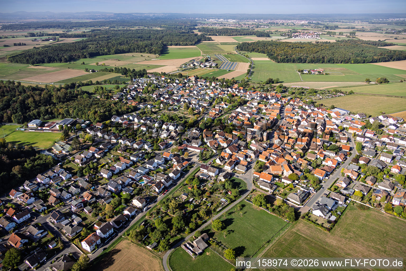 Du nord-est à le quartier Langstadt in Babenhausen dans le département Hesse, Allemagne