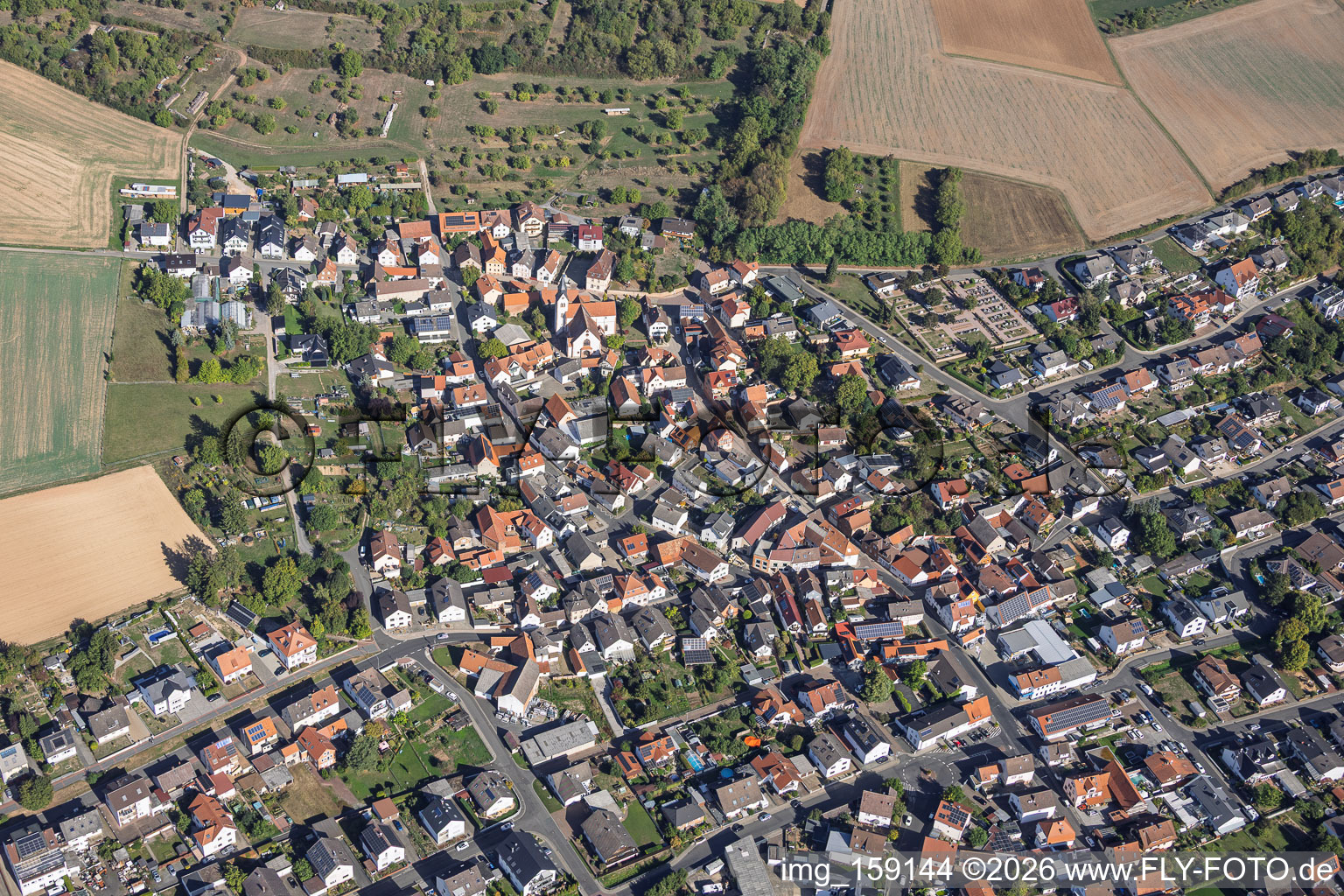 Centre du village avec les rues Obergasse et Untergasse à le quartier Mosbach in Schaafheim dans le département Hesse, Allemagne