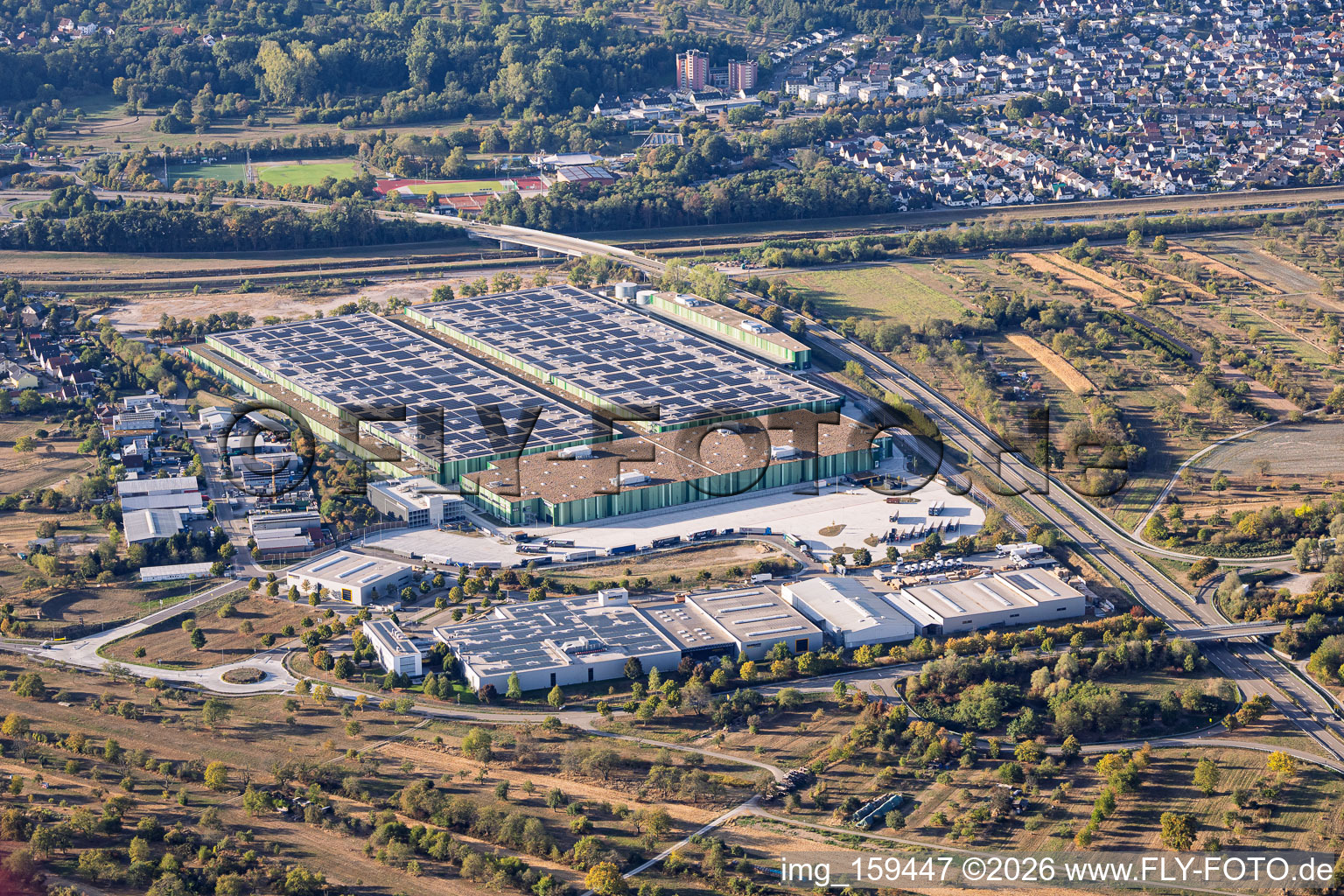 Parc industriel d'Uchtweide avec Seifert Logistics Group, Mercedes-Benz, Logo-Pack GmbH Export Packaging et Dambach Lagersysteme GmbH & Co. KG à Bischweier dans le département Bade-Wurtemberg, Allemagne