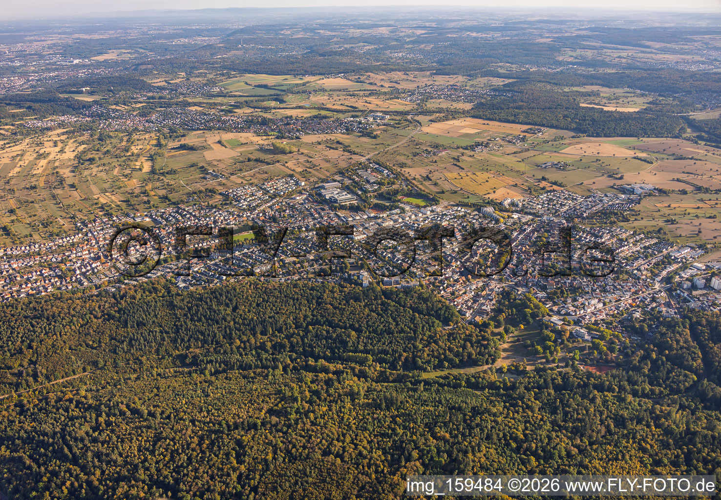 Du sud-ouest à le quartier Reichenbach in Waldbronn dans le département Bade-Wurtemberg, Allemagne