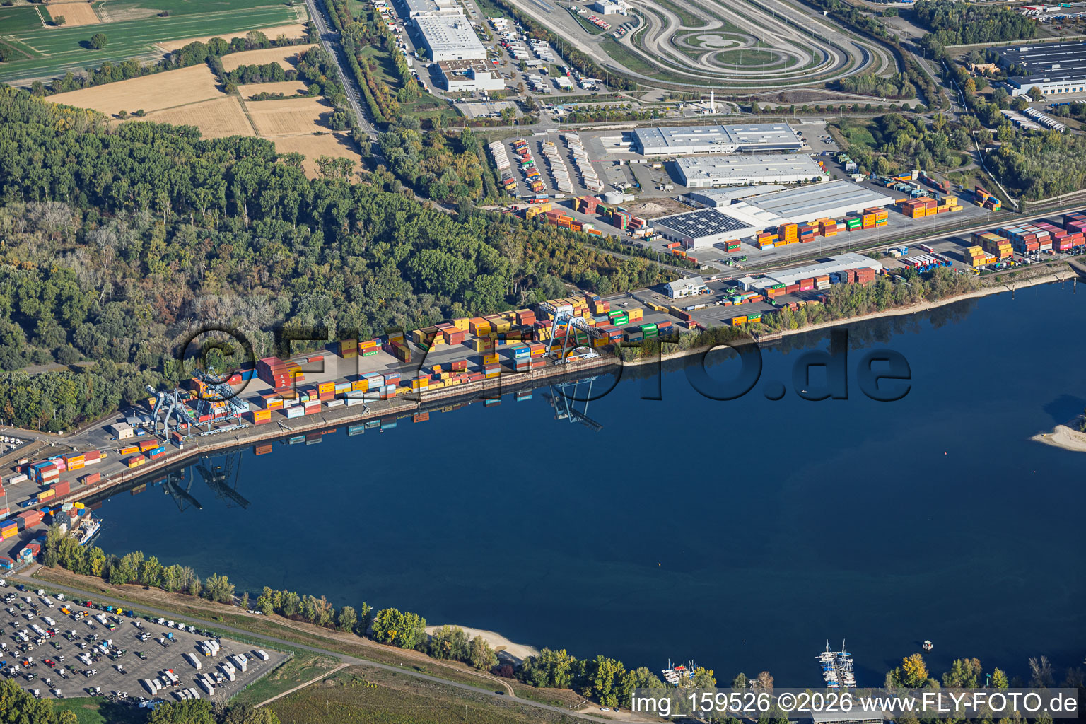 Porte Contargo Wörth am Rhein au port d'État à le quartier Maximiliansau in Wörth am Rhein dans le département Rhénanie-Palatinat, Allemagne