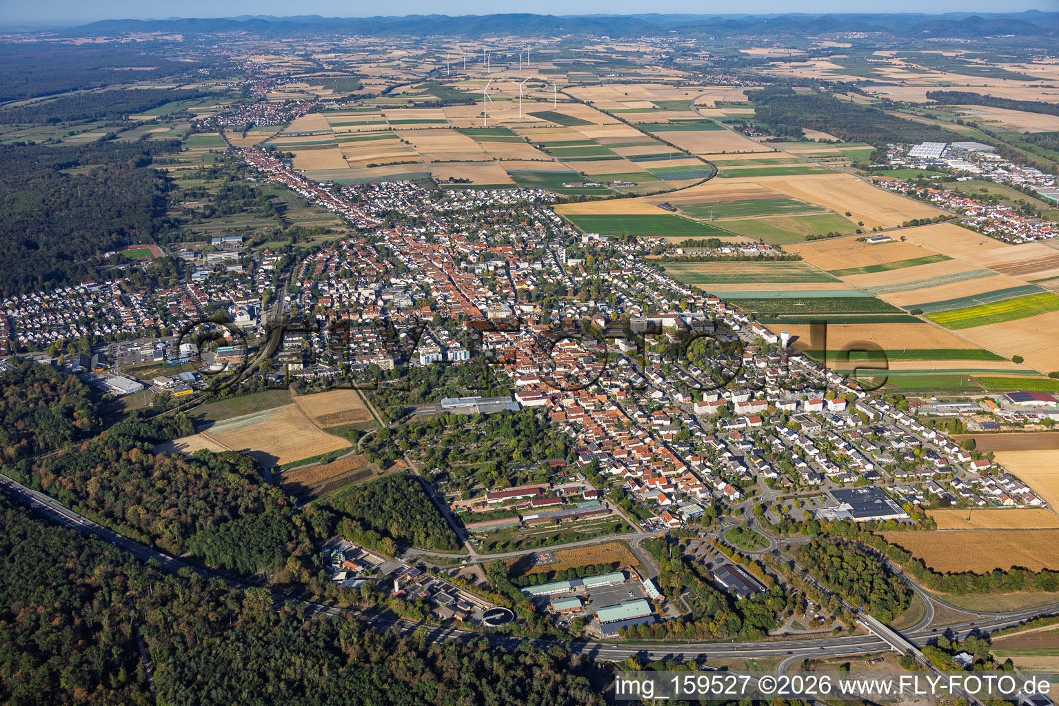 Vue de la ville depuis l'est à Kandel dans le département Rhénanie-Palatinat, Allemagne