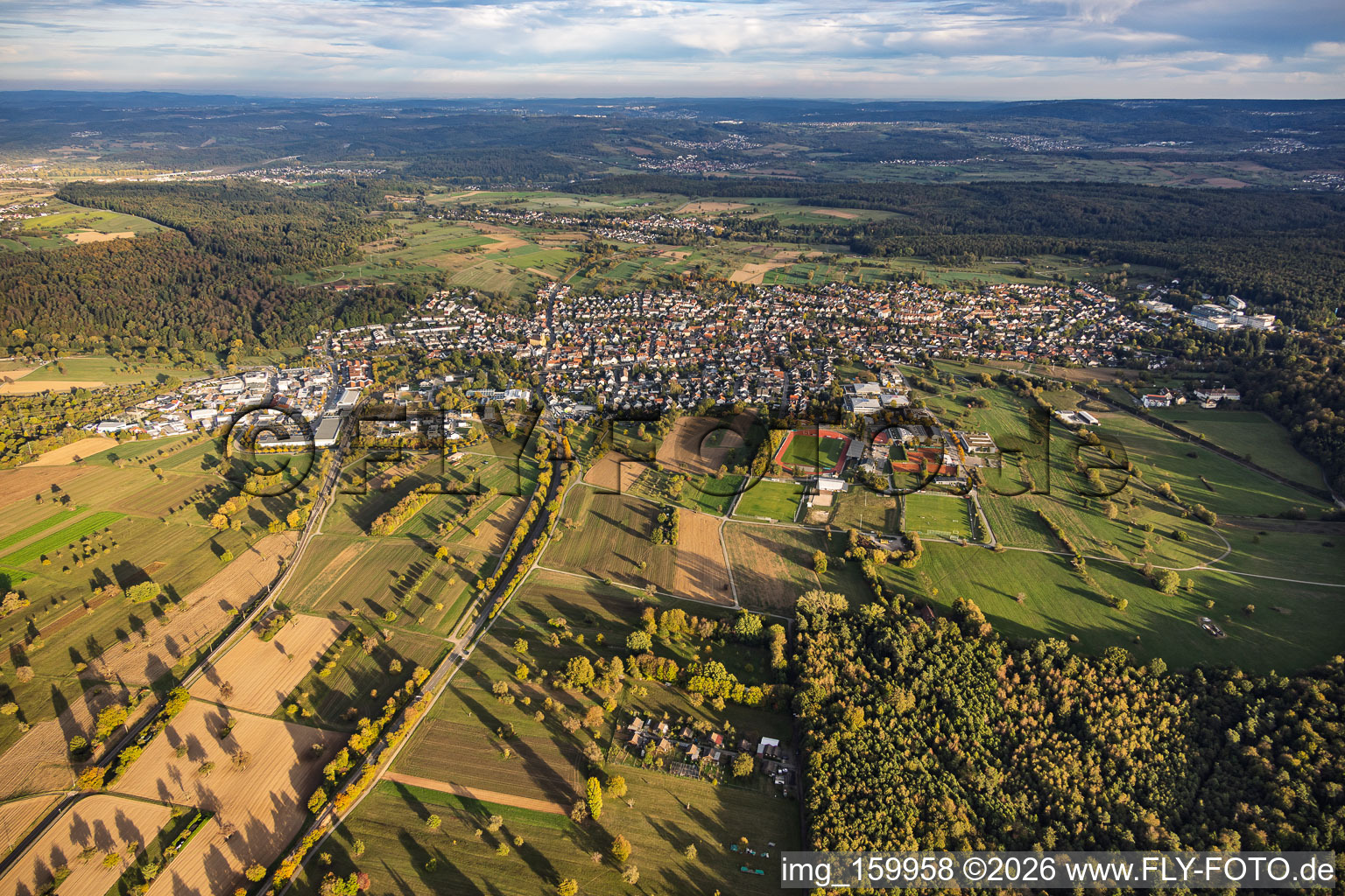 De l'ouest à le quartier Langensteinbach in Karlsbad dans le département Bade-Wurtemberg, Allemagne