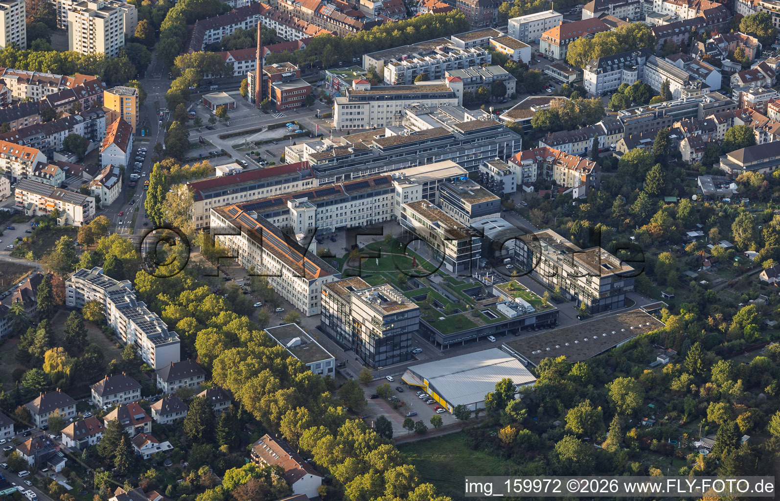 « Raumfabrik » (complexe d'espaces de travail) sur l'ancien site industriel Pfaff à le quartier Durlach in Karlsruhe dans le département Bade-Wurtemberg, Allemagne