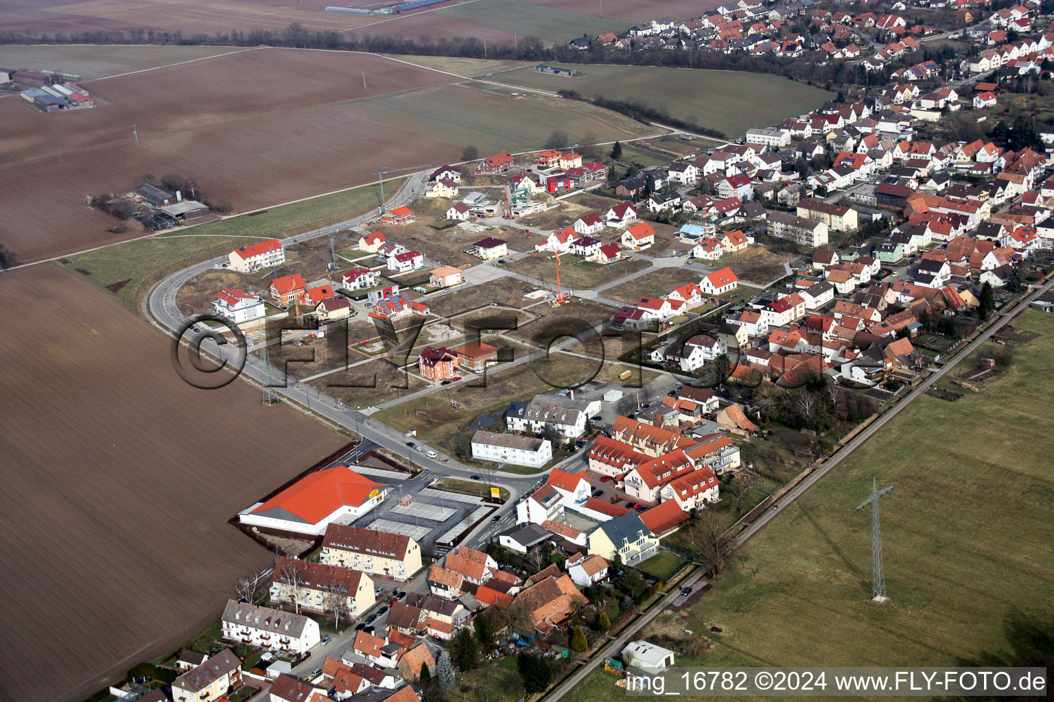 Nouvelle zone de développement sur le Höhenweg à Kandel dans le département Rhénanie-Palatinat, Allemagne vue d'en haut