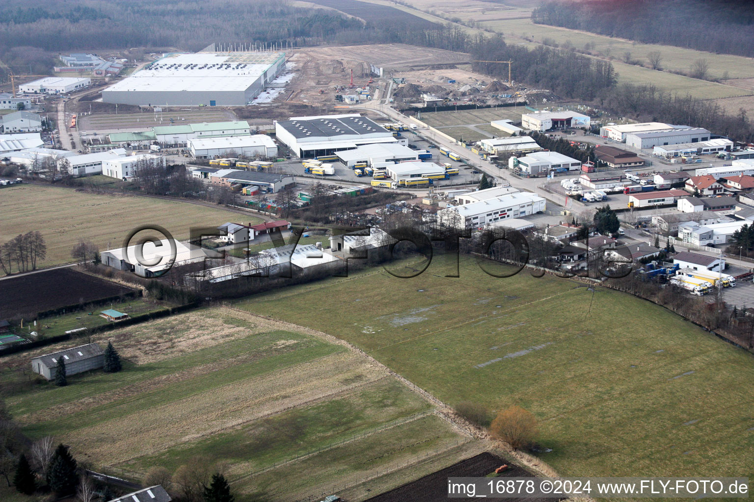 Image drone de Zone commerciale Am Horst à le quartier Minderslachen in Kandel dans le département Rhénanie-Palatinat, Allemagne