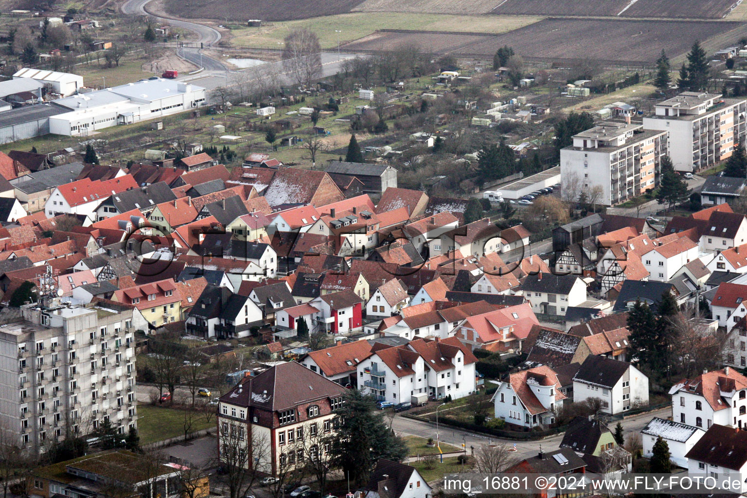 Vue aérienne de Rheinstraße à Kandel dans le département Rhénanie-Palatinat, Allemagne