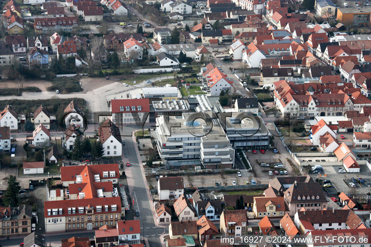 Vue aérienne de Sparkasse, Verbandsgemeinde à Kandel dans le département Rhénanie-Palatinat, Allemagne