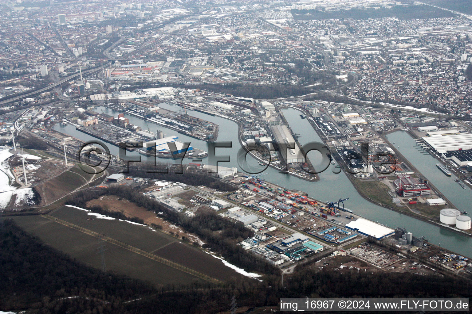 Quartier Rheinhafen in Karlsruhe dans le département Bade-Wurtemberg, Allemagne vue du ciel