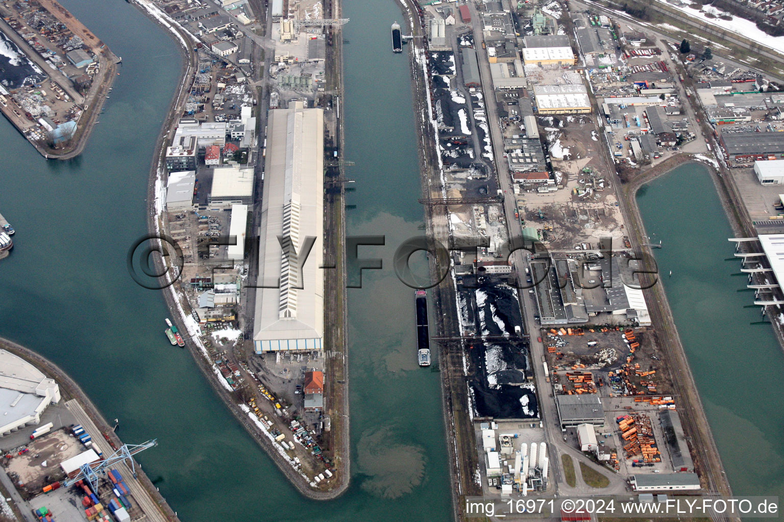 Image drone de Quartier Rheinhafen in Karlsruhe dans le département Bade-Wurtemberg, Allemagne