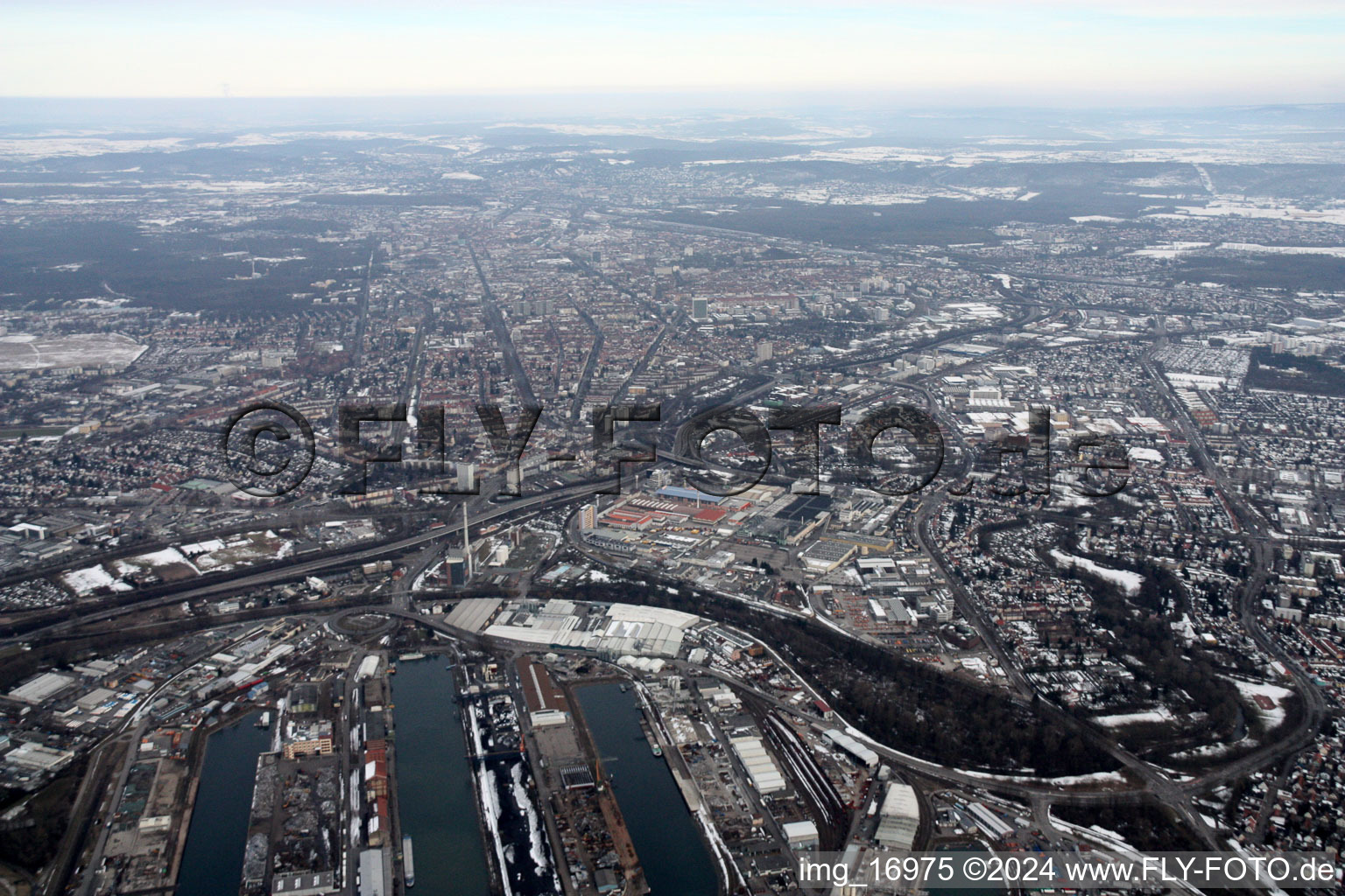 Vue aérienne de Du sud-ouest à le quartier Mühlburg in Karlsruhe dans le département Bade-Wurtemberg, Allemagne