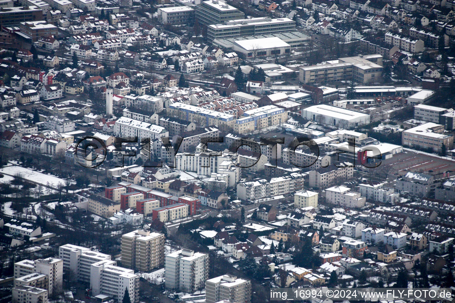 Vue aérienne de Ouest à Ettlingen dans le département Bade-Wurtemberg, Allemagne