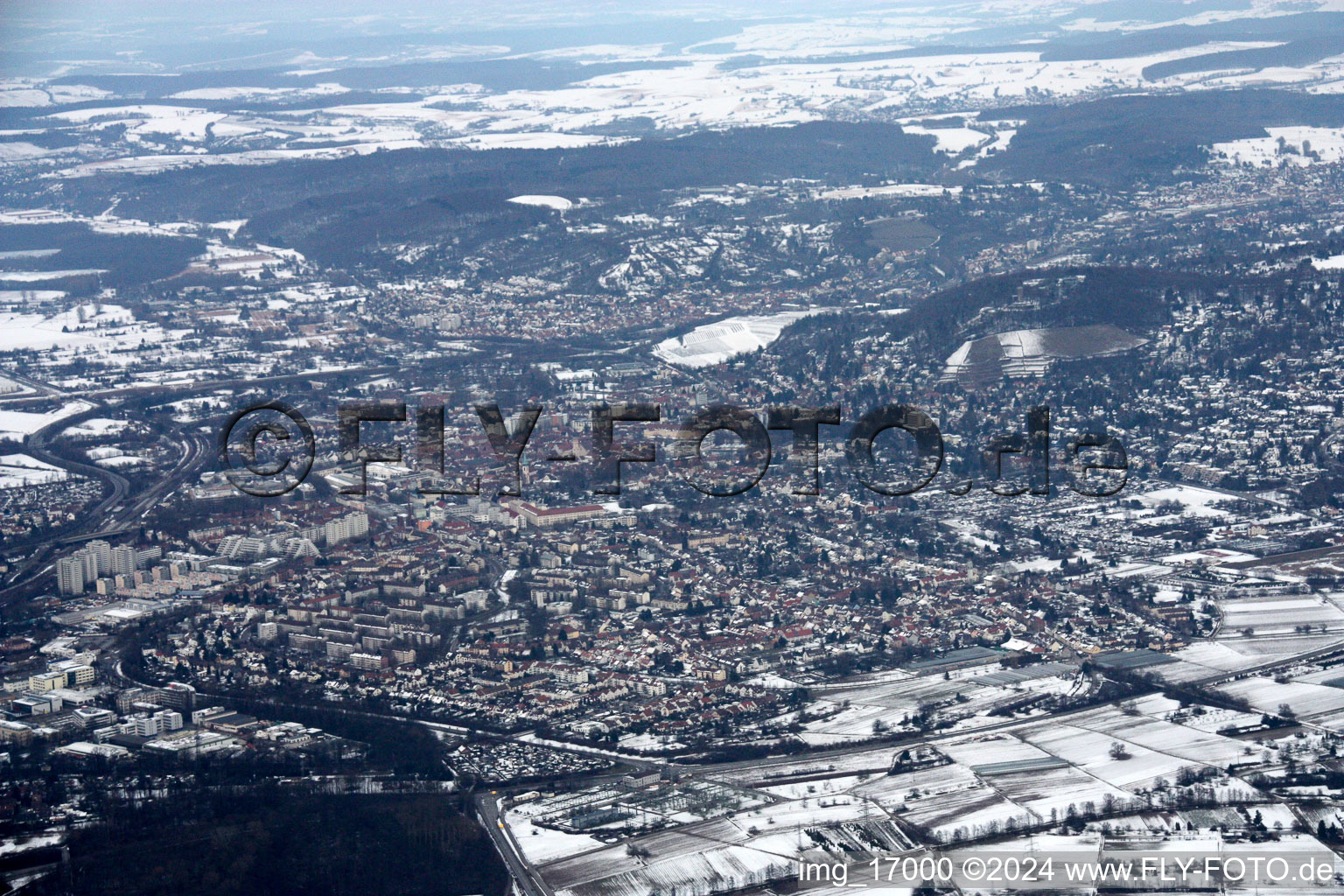 Vue aérienne de Du sud-ouest à le quartier Durlach in Karlsruhe dans le département Bade-Wurtemberg, Allemagne