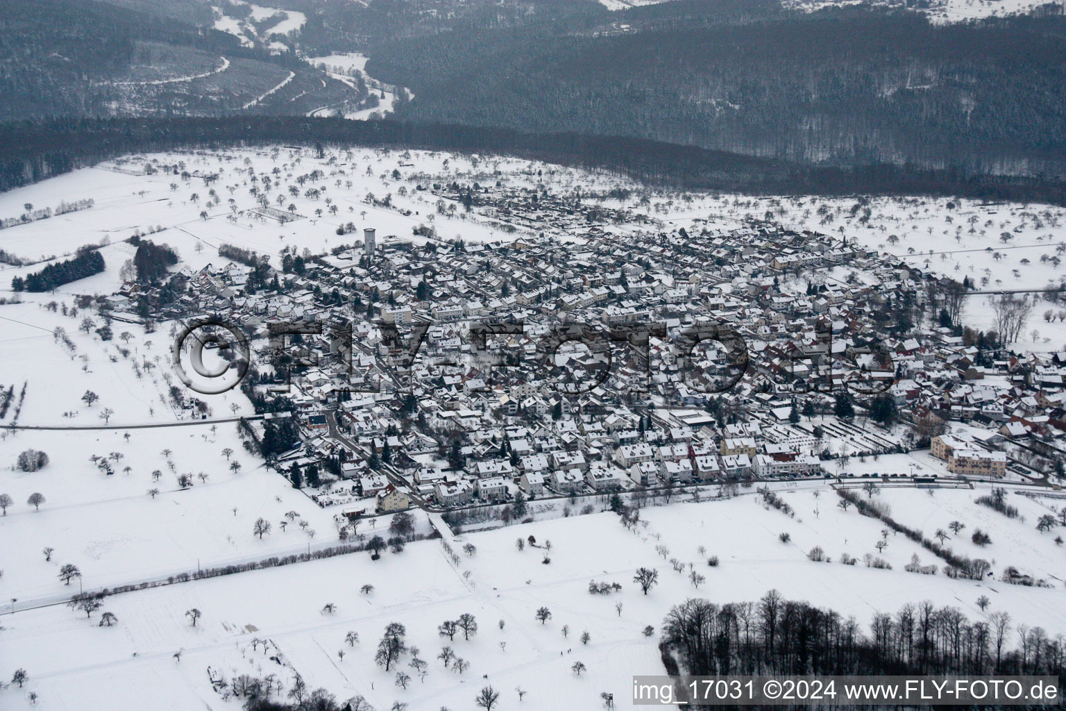 Vue aérienne de Quartier Spielberg in Karlsbad dans le département Bade-Wurtemberg, Allemagne