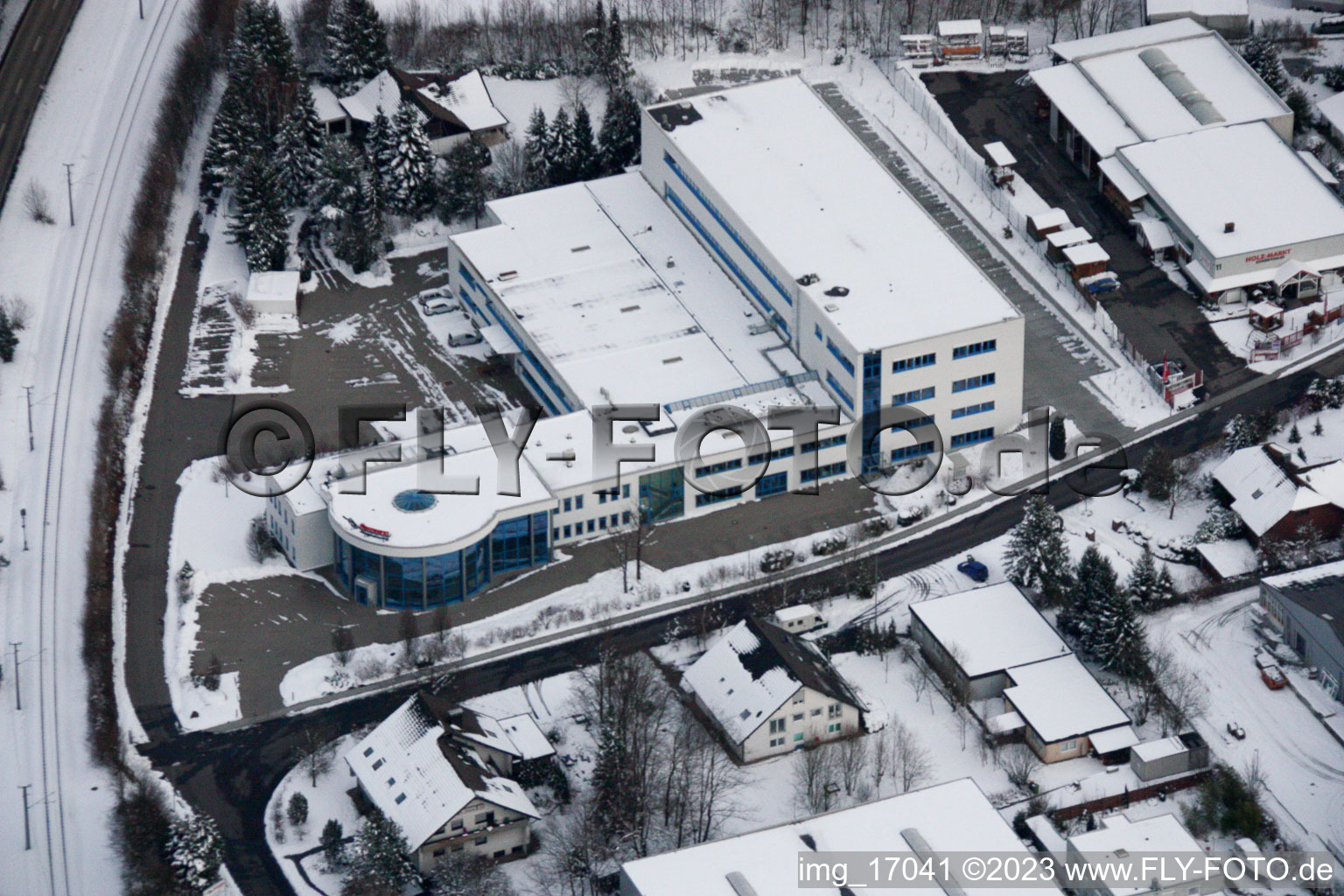 Image drone de Ittersbach, zone industrielle à le quartier Im Stockmädle in Karlsbad dans le département Bade-Wurtemberg, Allemagne