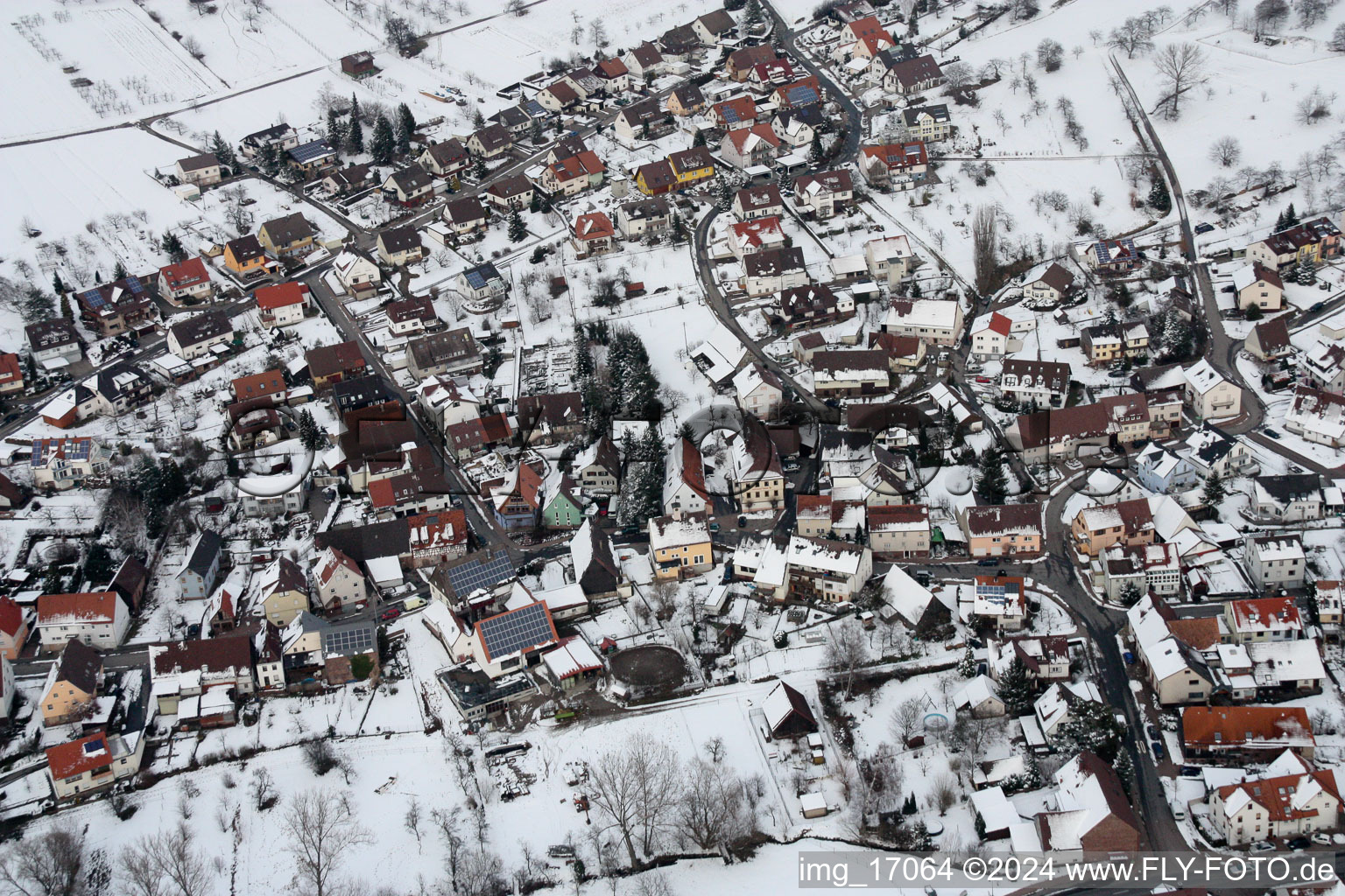 Vue aérienne de Quartier Obernhausen in Birkenfeld dans le département Bade-Wurtemberg, Allemagne