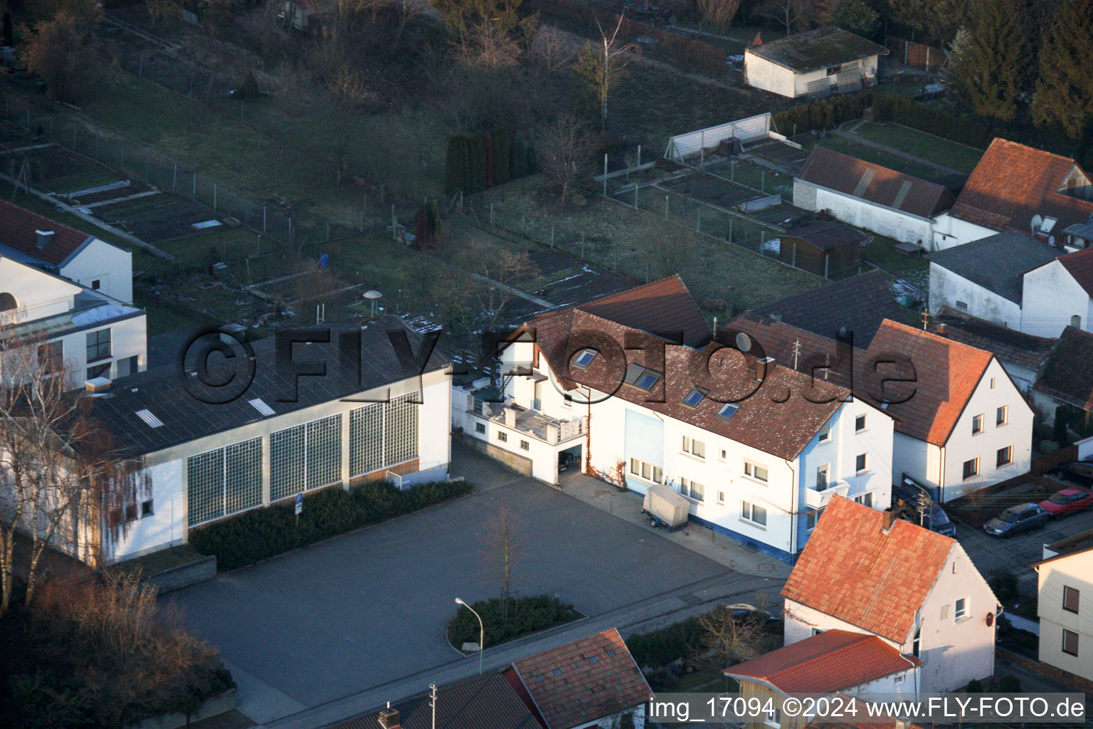 Vue d'oiseau de Pompiers, salle de sport à Minfeld dans le département Rhénanie-Palatinat, Allemagne